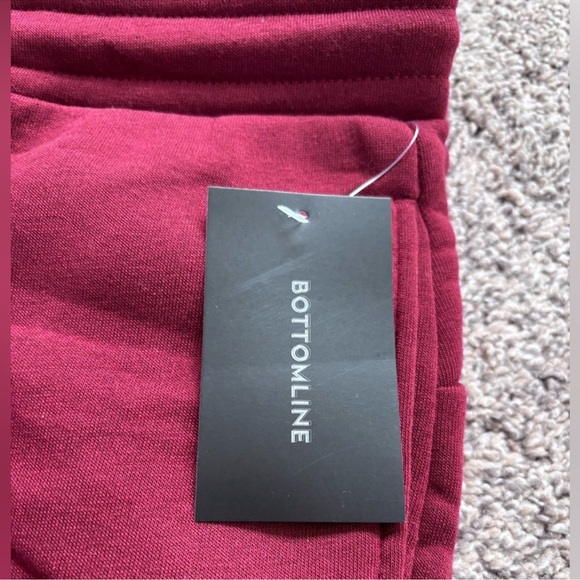 Bottom line ( Amazon) - Woman’s  burgundy Joggers size small - Picture 3 of 9